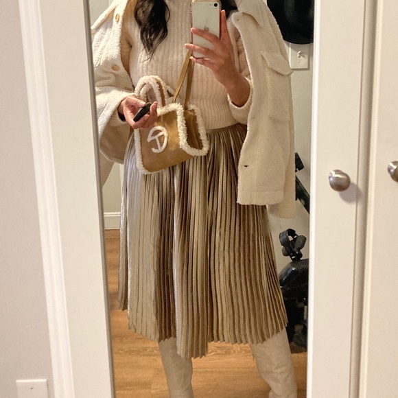 Boutique Kati Satin Pleated Midi Skirt - Picture 3 of 4